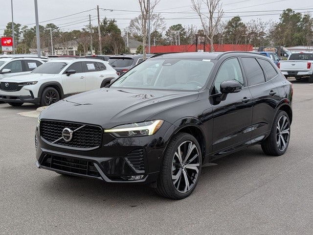 2023 Volvo XC60 B5 Ultimate Dark Theme