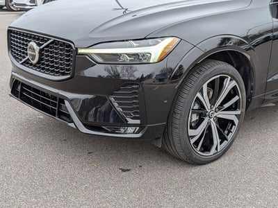 2023 Volvo XC60 B5 Ultimate Dark Theme