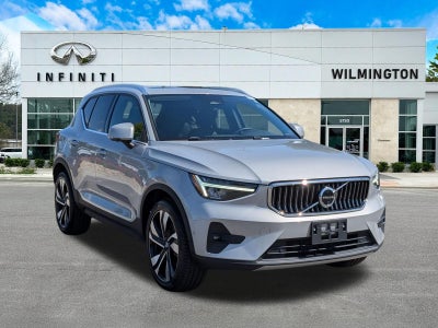 2025 Volvo XC40 B5 Plus Bright Theme