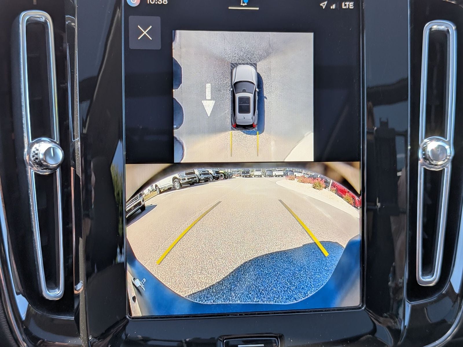 2025 Volvo XC40 B5 Plus Bright Theme