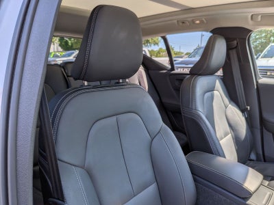2025 Volvo XC40 B5 Plus Bright Theme