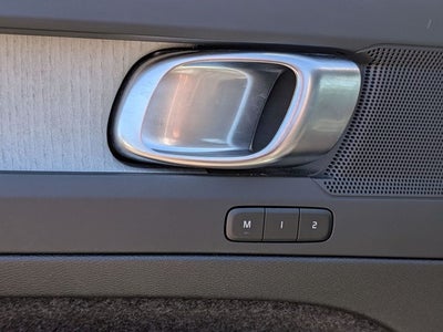 2025 Volvo XC40 B5 Plus Bright Theme