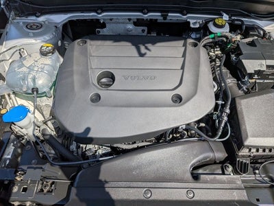 2025 Volvo XC40 B5 Plus Bright Theme