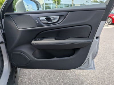 2025 Volvo V60 Cross Country B5 Plus