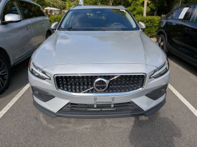 2025 Volvo V60 Cross Country B5 Plus