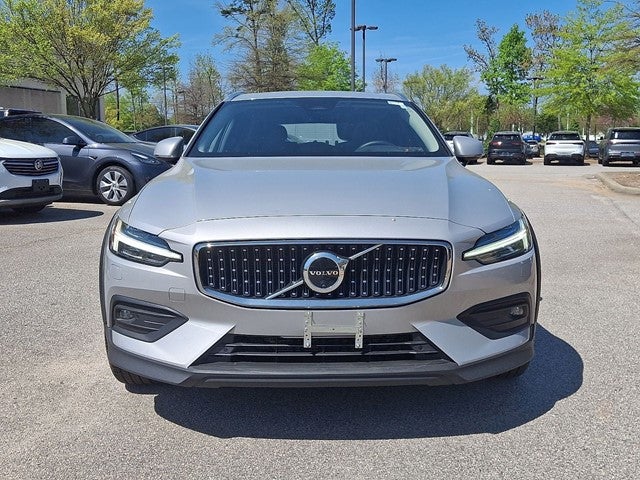 2025 Volvo V60 Cross Country B5 Plus