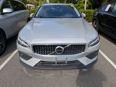 2025 Volvo V60 Cross Country B5 Plus