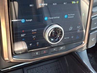 2025 Ford F-150 Lightning Lariat