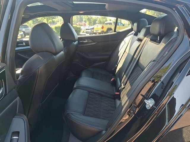 2023 Nissan Maxima SR