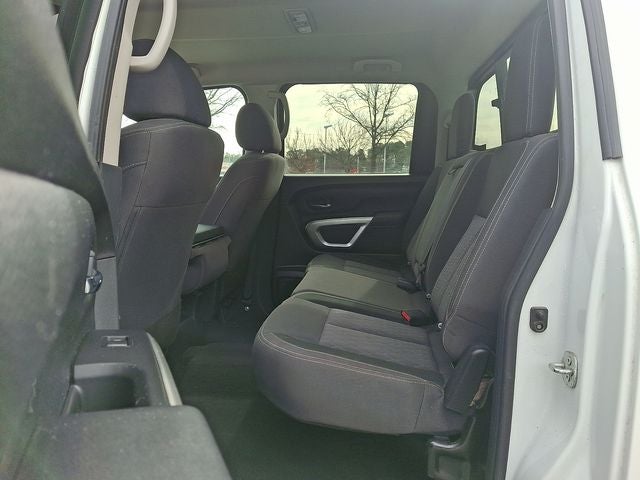 2022 Nissan Titan SV