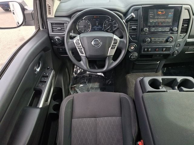 2022 Nissan Titan SV