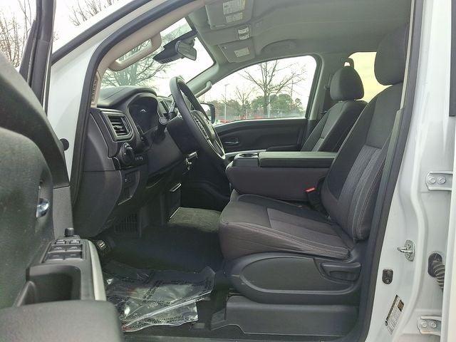 2022 Nissan Titan SV