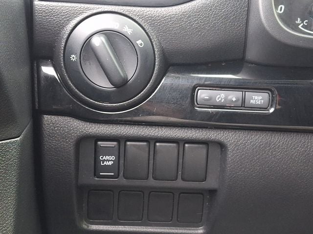 2022 Nissan Titan SV