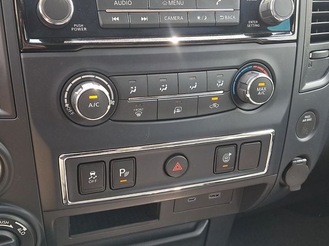 2024 Nissan Titan SV