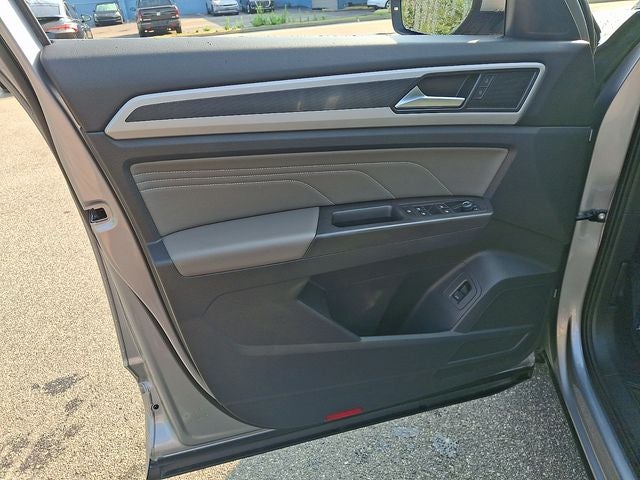 2022 Volkswagen Atlas Cross Sport 2.0T SEL R-Line