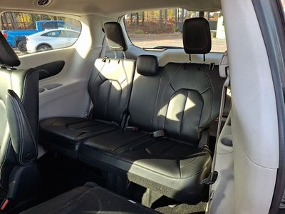 2022 Chrysler Pacifica Hybrid Touring L