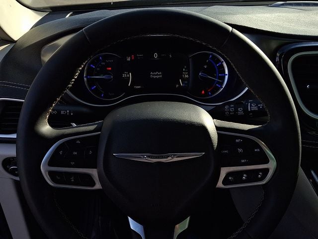 2022 Chrysler Pacifica Hybrid Touring L