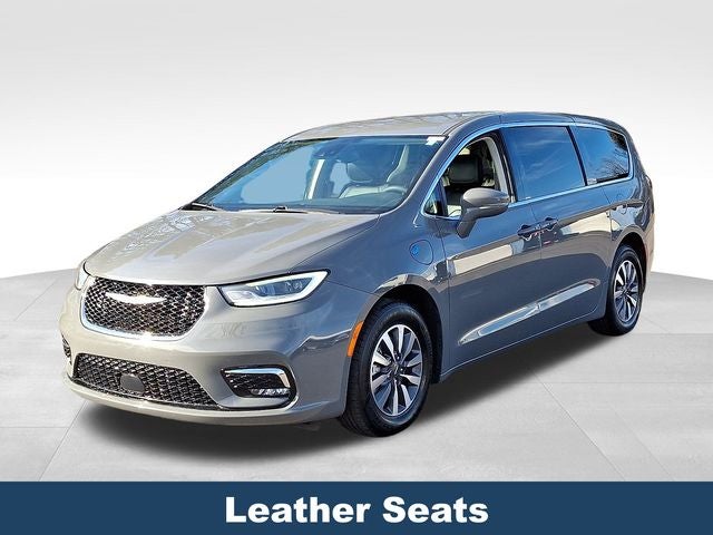 2022 Chrysler Pacifica Hybrid Touring L