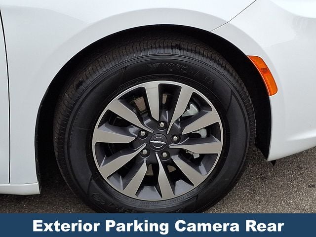 2024 Chrysler Pacifica Hybrid Select