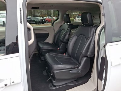 2024 Chrysler Pacifica Hybrid Select