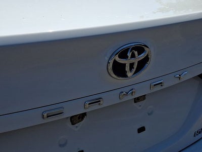 2022 Toyota Camry Hybrid LE
