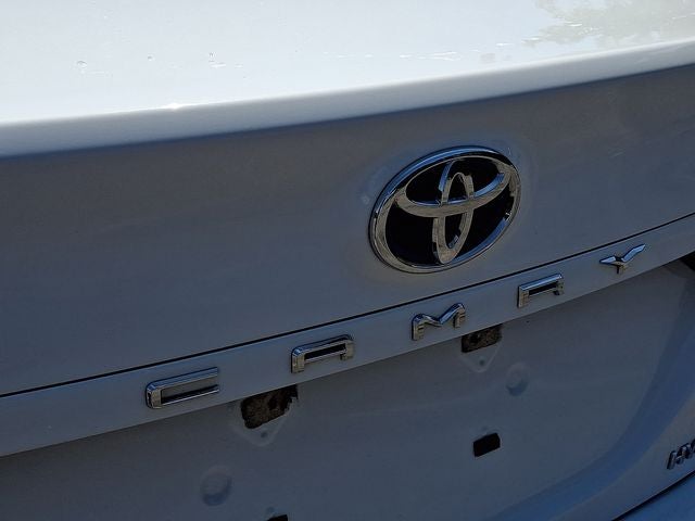 2022 Toyota Camry Hybrid LE