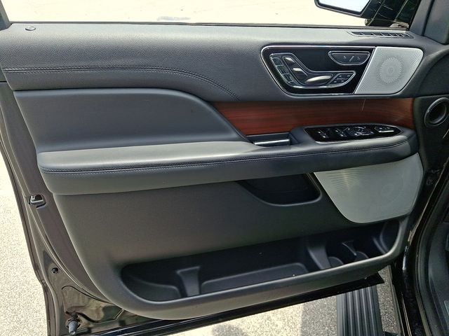 2022 Lincoln Navigator L Reserve