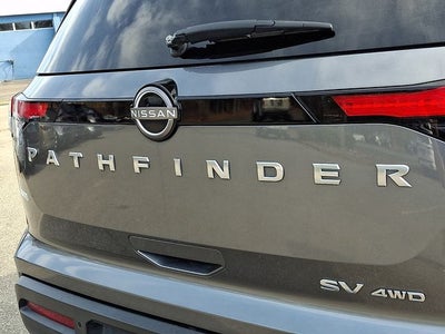 2022 Nissan Pathfinder SV