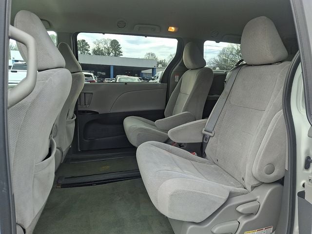 2015 Toyota Sienna LE 8 Passenger