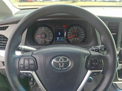 2015 Toyota Sienna LE 8 Passenger