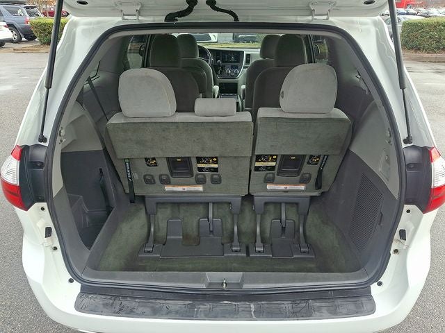 2015 Toyota Sienna LE 8 Passenger