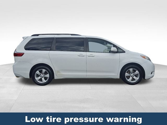 2015 Toyota Sienna LE 8 Passenger