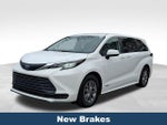 2021 Toyota Sienna LE 8 Passenger