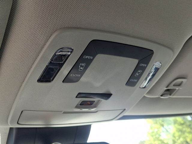 2025 Toyota Sienna LE 8 Passenger