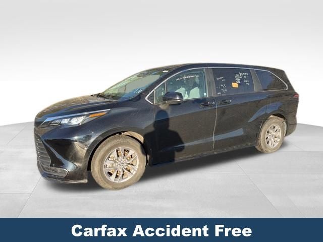 2025 Toyota Sienna LE 8 Passenger