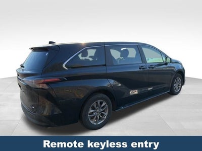 2025 Toyota Sienna LE 8 Passenger