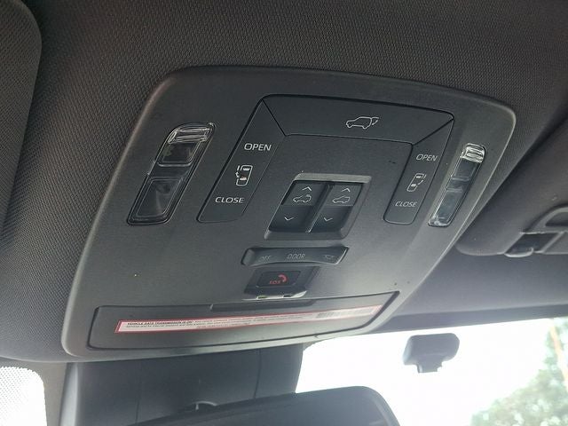 2023 Toyota Sienna XSE 7 Passenger