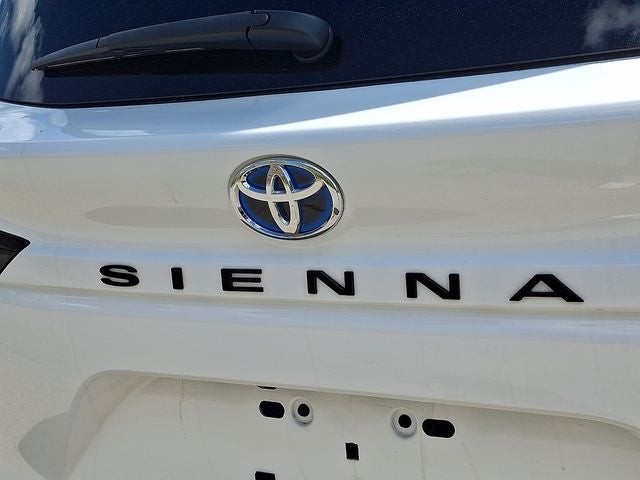 2023 Toyota Sienna XSE 7 Passenger