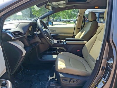 2021 Toyota Sienna XLE 8 Passenger