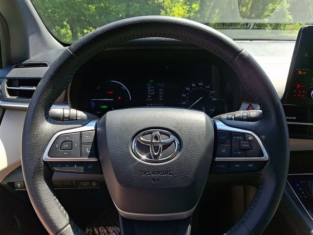 2021 Toyota Sienna XLE 8 Passenger