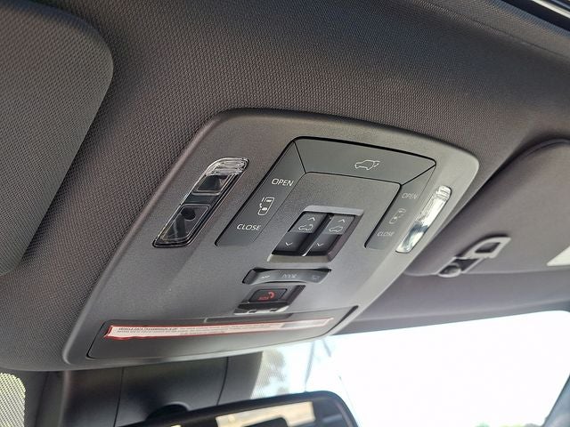 2021 Toyota Sienna XLE 8 Passenger