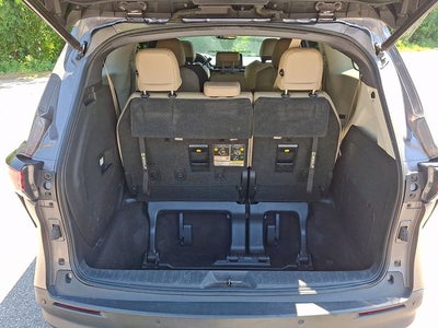2021 Toyota Sienna XLE 8 Passenger
