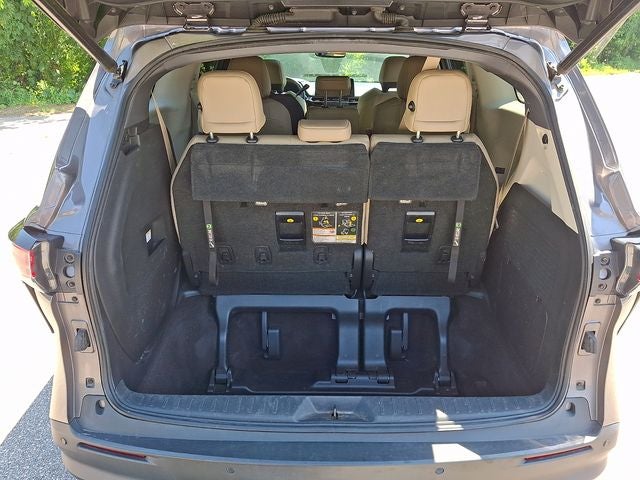2021 Toyota Sienna XLE 8 Passenger