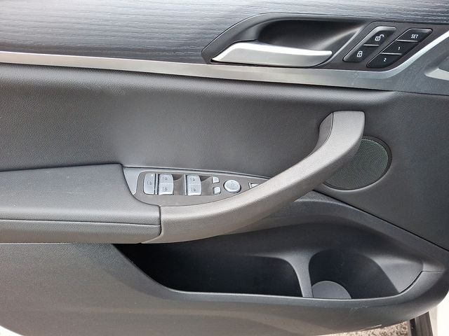 2025 BMW X4 xDrive30i