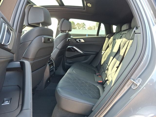 2025 BMW X6 xDrive40i