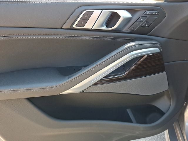 2025 BMW X6 xDrive40i