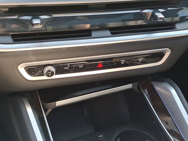 2025 BMW X6 xDrive40i