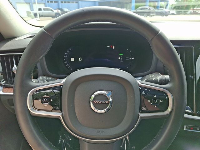 2023 Volvo S60 Recharge Plug-In Hybrid T8 Plus Dark Theme