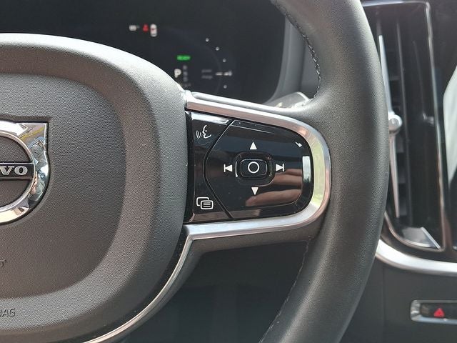 2023 Volvo S60 Recharge Plug-In Hybrid T8 Plus Dark Theme