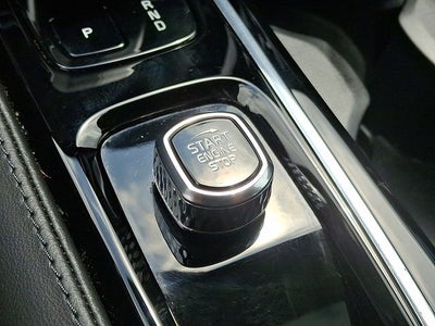 2023 Volvo S60 Recharge Plug-In Hybrid T8 Plus Dark Theme